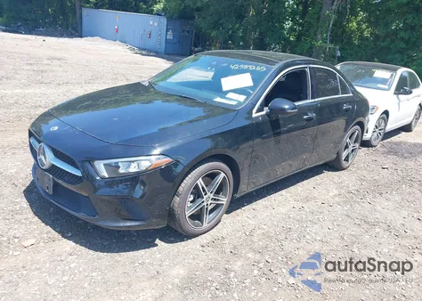 2019 Mercedes-Benz A 220 4Matic из США, поврежденный, VIN WDD3G4FB9KW018804